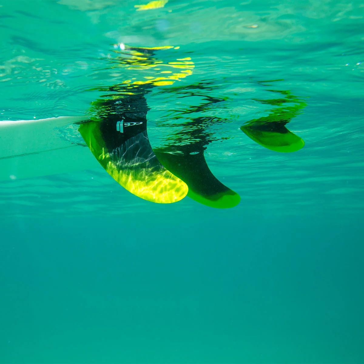 FCS II MARK RICHARDS TWIN + STABILISER FINS - LIME / BLACK