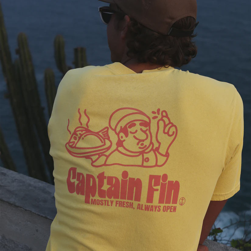 CAPTAIN FIN MOSTLY FRESH MENS TEE - MINERAL YELLOW