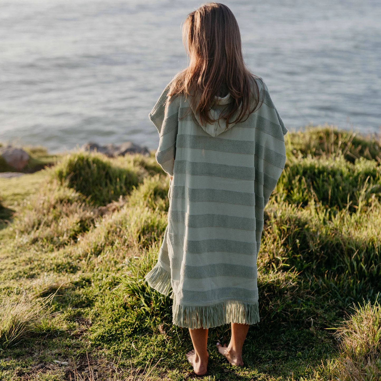 OCEAN & EARTH LADIES LAYZ HOODED PONCHO
