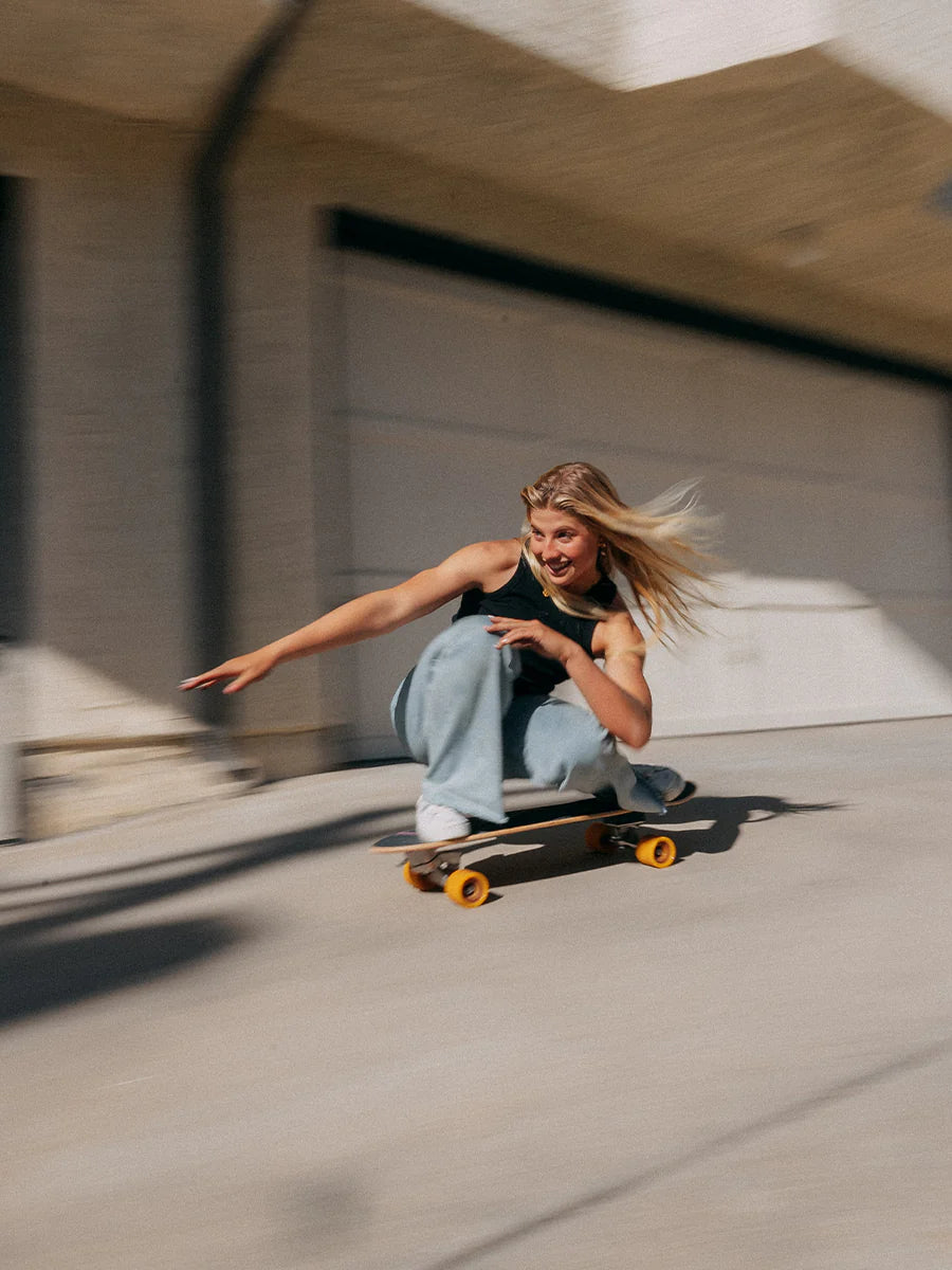 YOW SURF SKATE - ERIN BROOKS POWER BLAZE 31.5" SIGNATURE SERIES