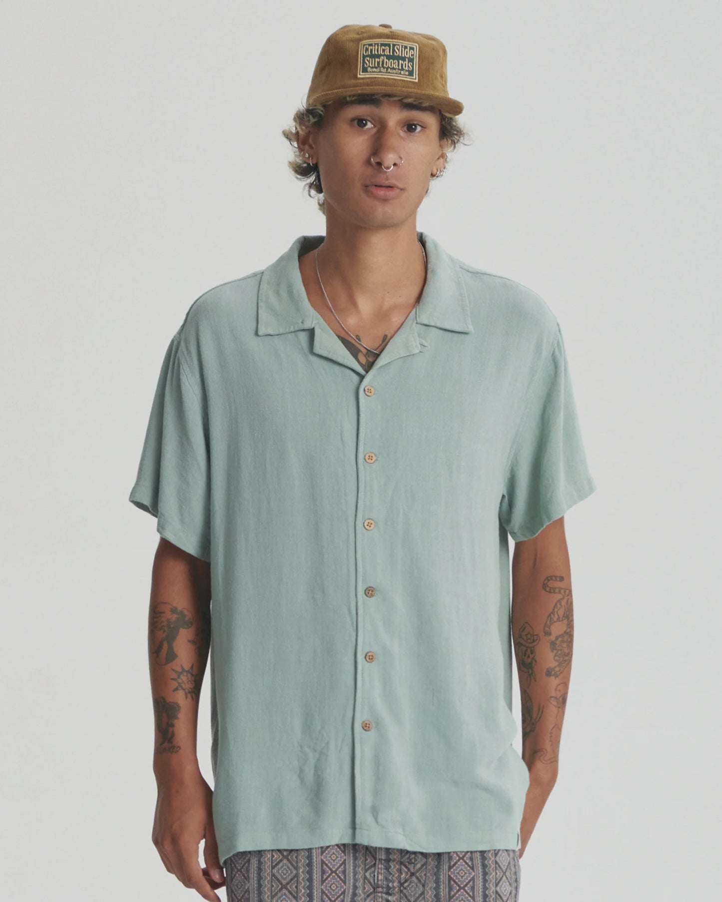 CRITICAL SLIDE MENS RESORT SHIRT - SEAGRASS