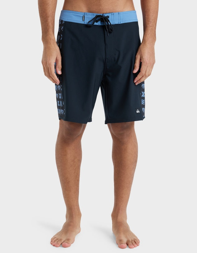 QUIKSILVER SURFSILK ARCH 18