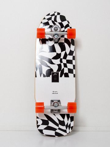 YOW SURFSKATE - ARICA 33" - WIDE DECK - BLACK/WHITE