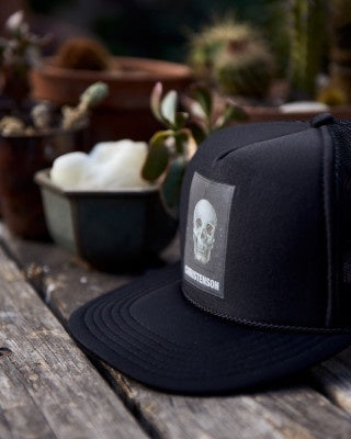 ONEILL CC SKULL TRUCKER CAP