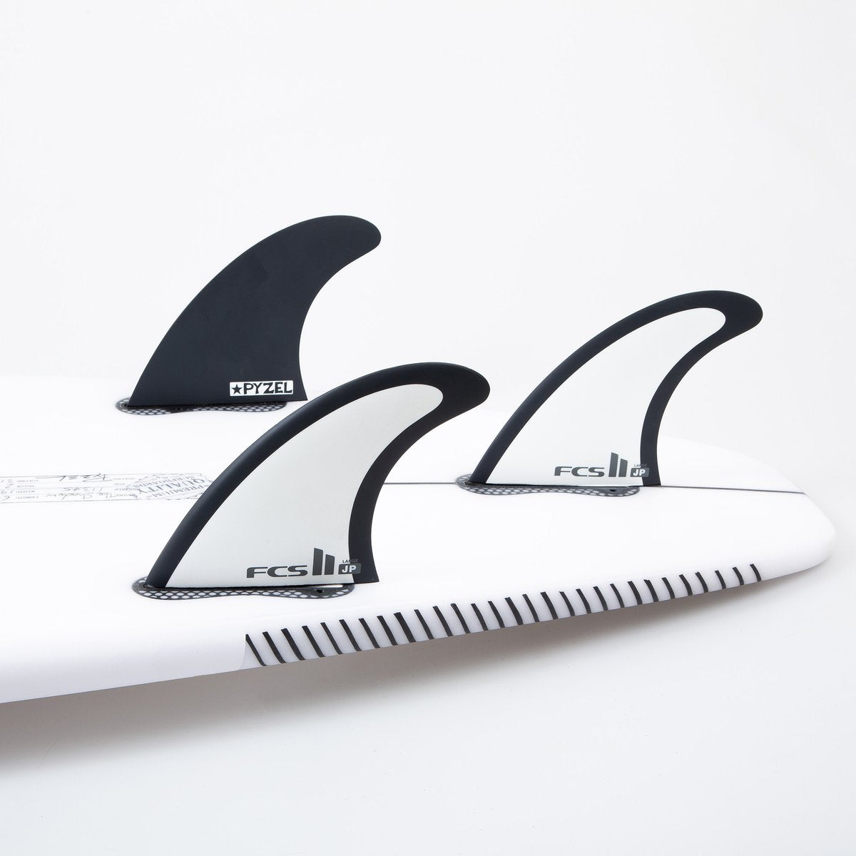 FCS II PYZEL TRI FIN SET - WHITE/BLACK