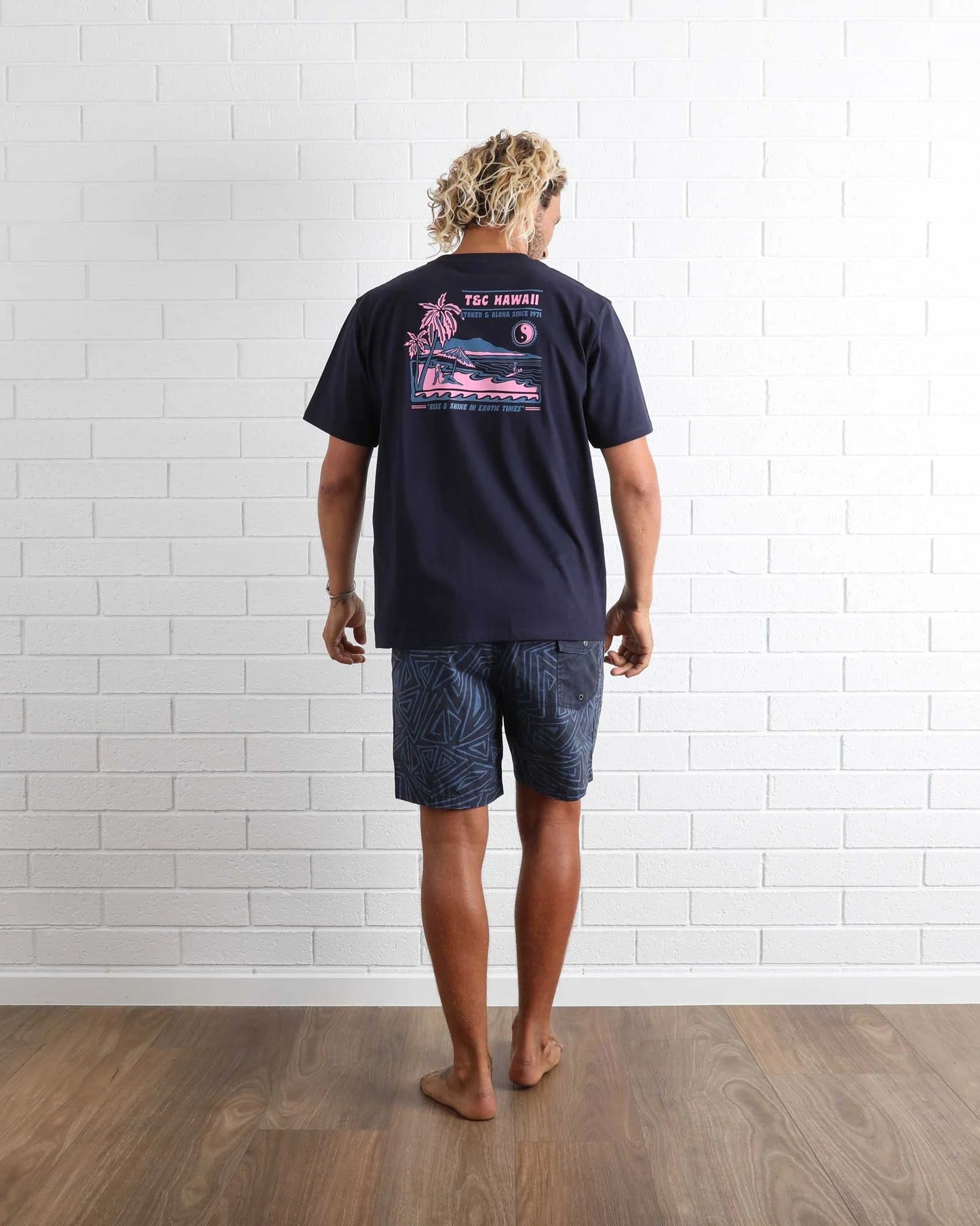 T&C ALOHA VIBES TEE - MID BLUE