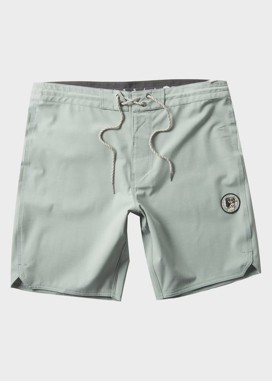 VISSLA SOLID SETS 18.5 BOARDSHORTS - ALOE